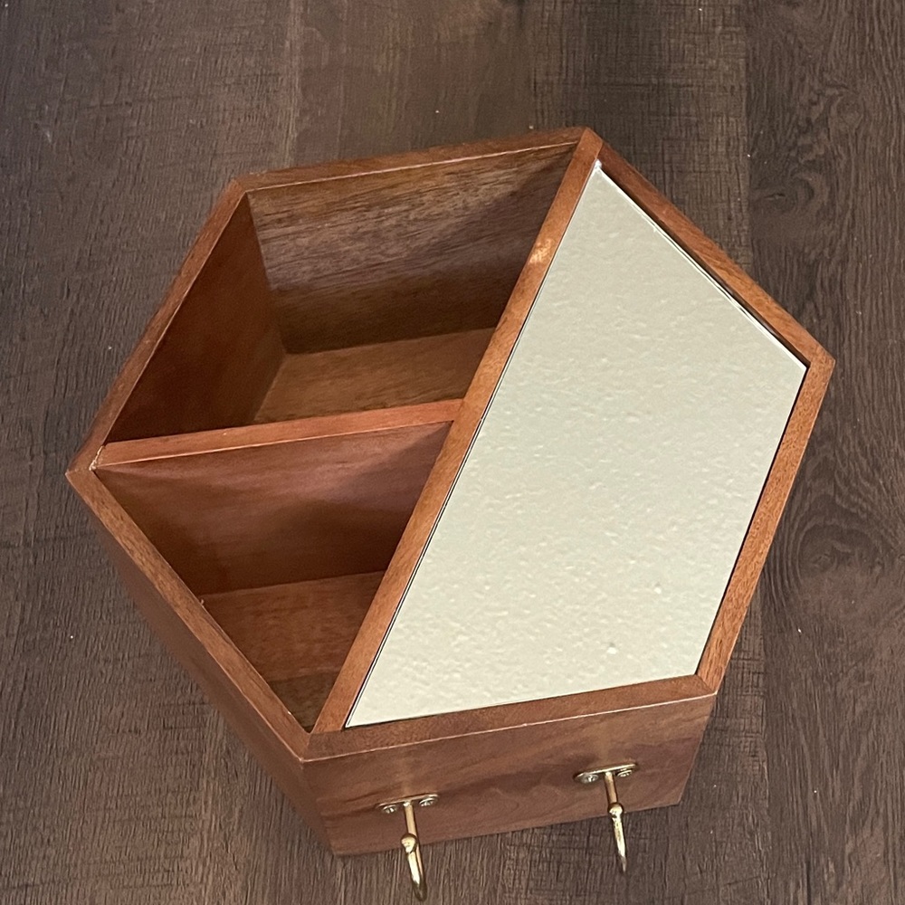 Hexagonal wall shelf with mirror